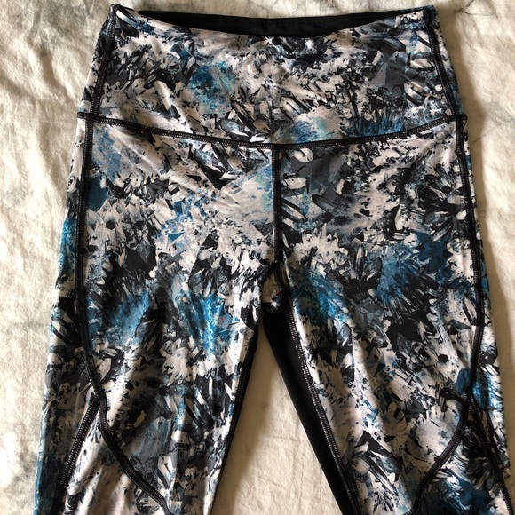 VIctoria’s Secret High Rise Yoga Stirrup Leggings - Picture 3 of 6